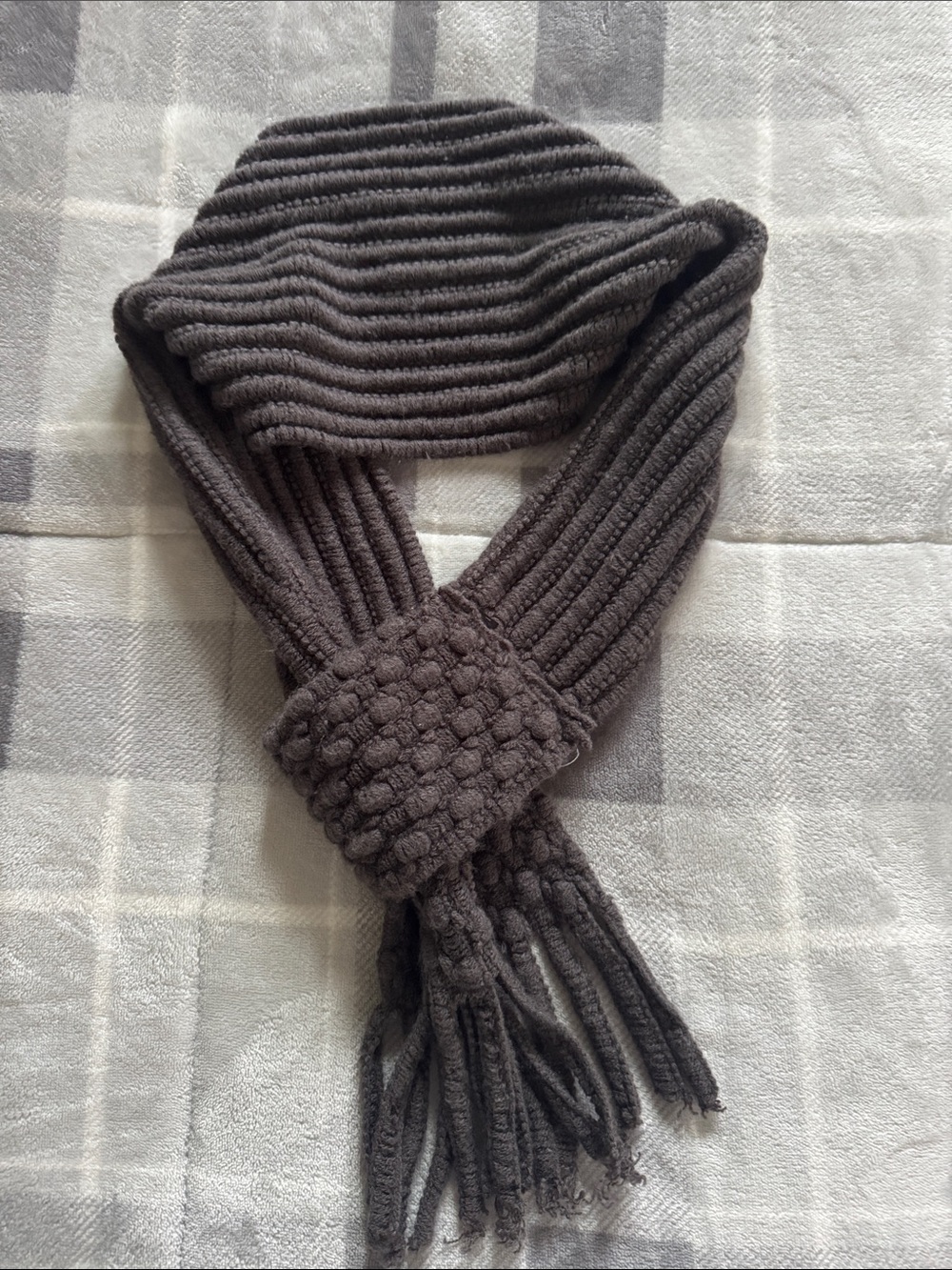 Chunky Knit Slider Scarf in Dark Charcoal Gray